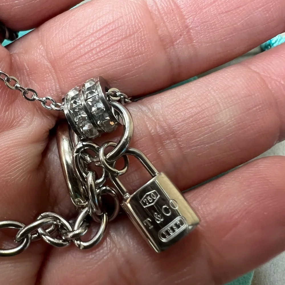 Tiffany & Co. Silver Bracelet with Lock Charm (box included) - Picture 4 of 8